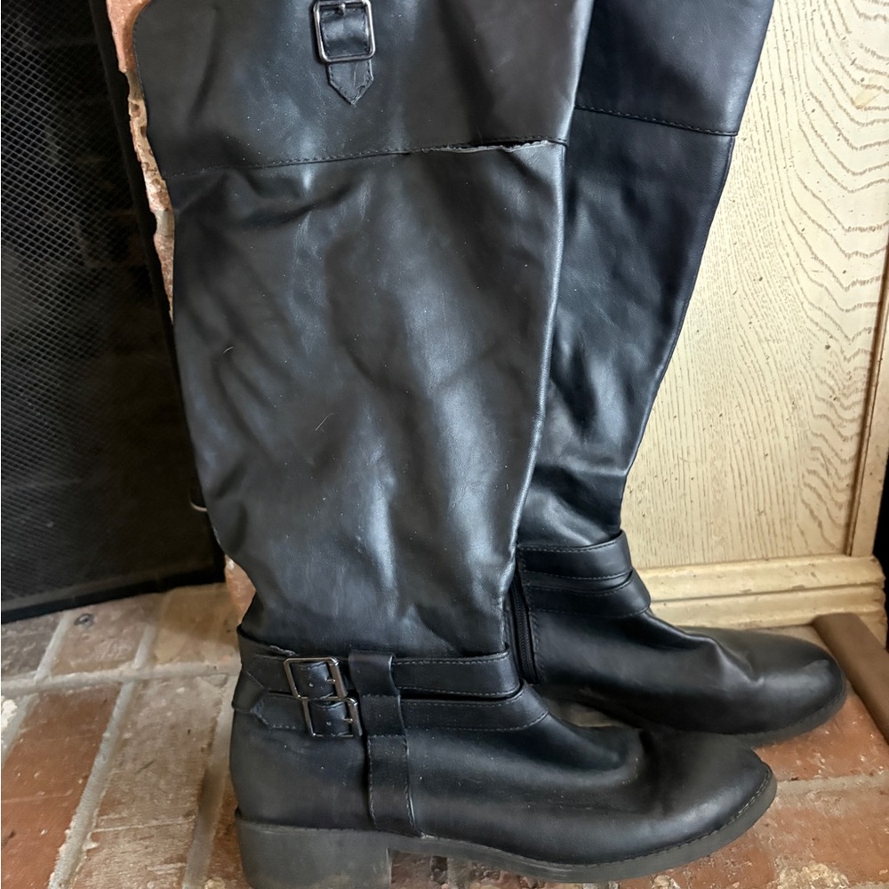 Black Heeled Boots